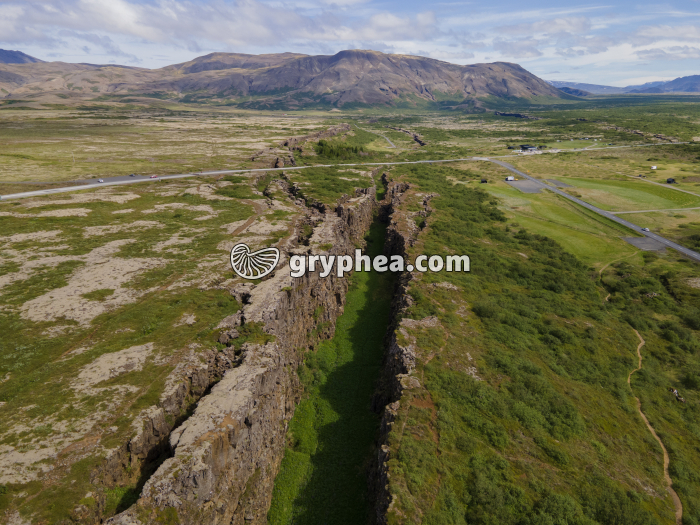 Fissures d'extension de la croûte terrestre (Thingvellir, Islande) - gryphea.com